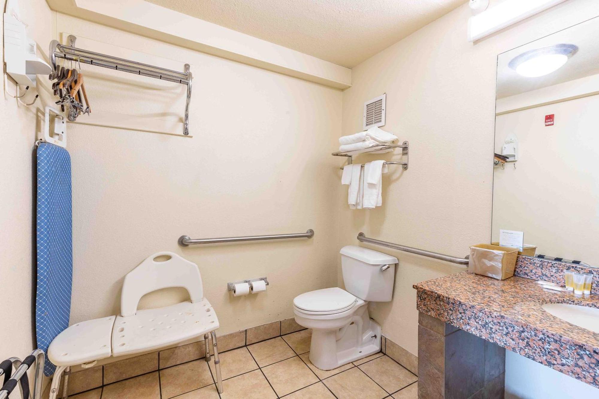 Days Inn By Wyndham Oklahoma City/Moore Екстер'єр фото