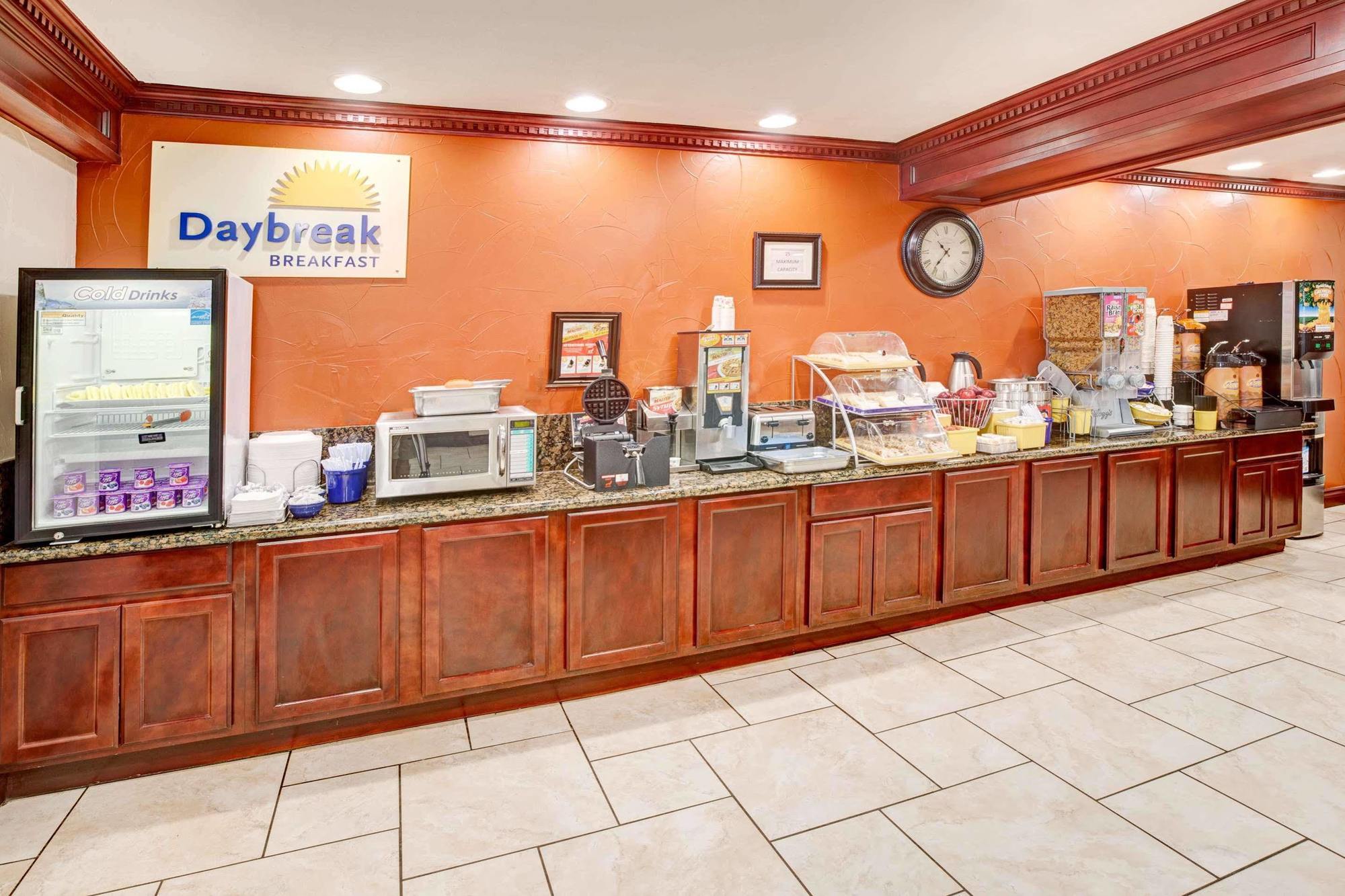 Days Inn By Wyndham Oklahoma City/Moore Екстер'єр фото